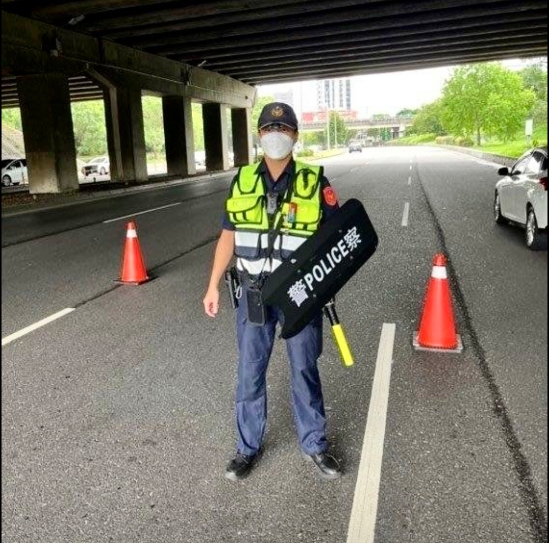 北市保大新裝備強力緝毒-臂盾壓陣員警民眾防護倍增