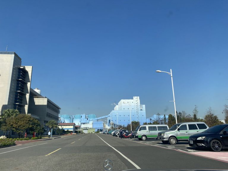 公園造景植樹減碳嘉惠地方   —台電公司大林發電廠