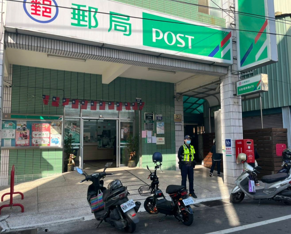 農曆春節將近警防止詐騙-加強金融機構守望及巡邏