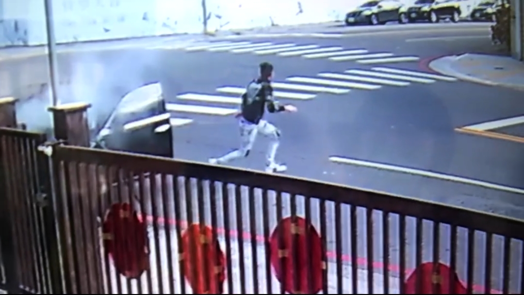 懸掛假車牌心虛衝撞逃逸-警開槍喝止鎖定嫌犯追緝