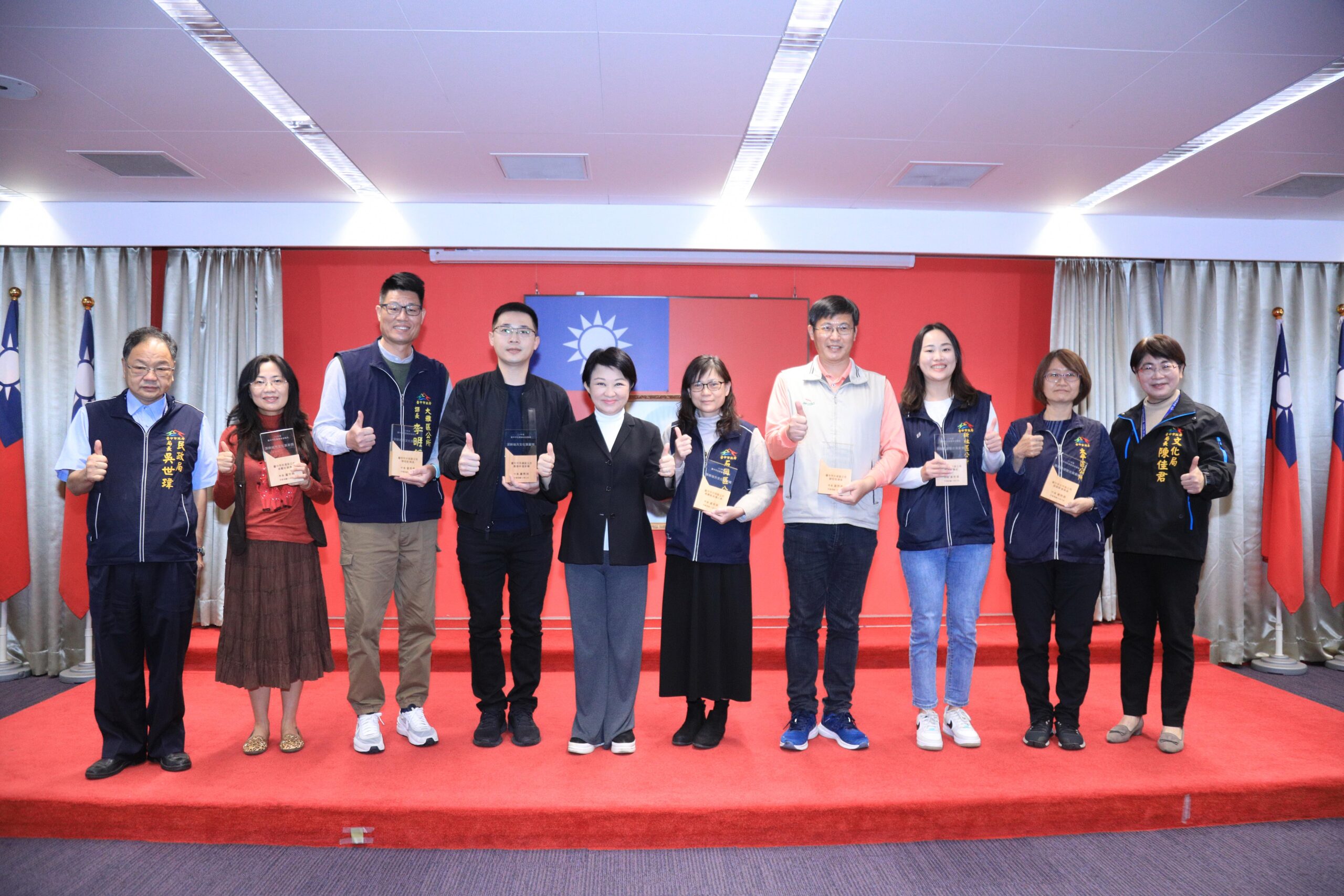 中市社區營造金區獎出爐！-盧市長頒獎肯定推廣在地文化