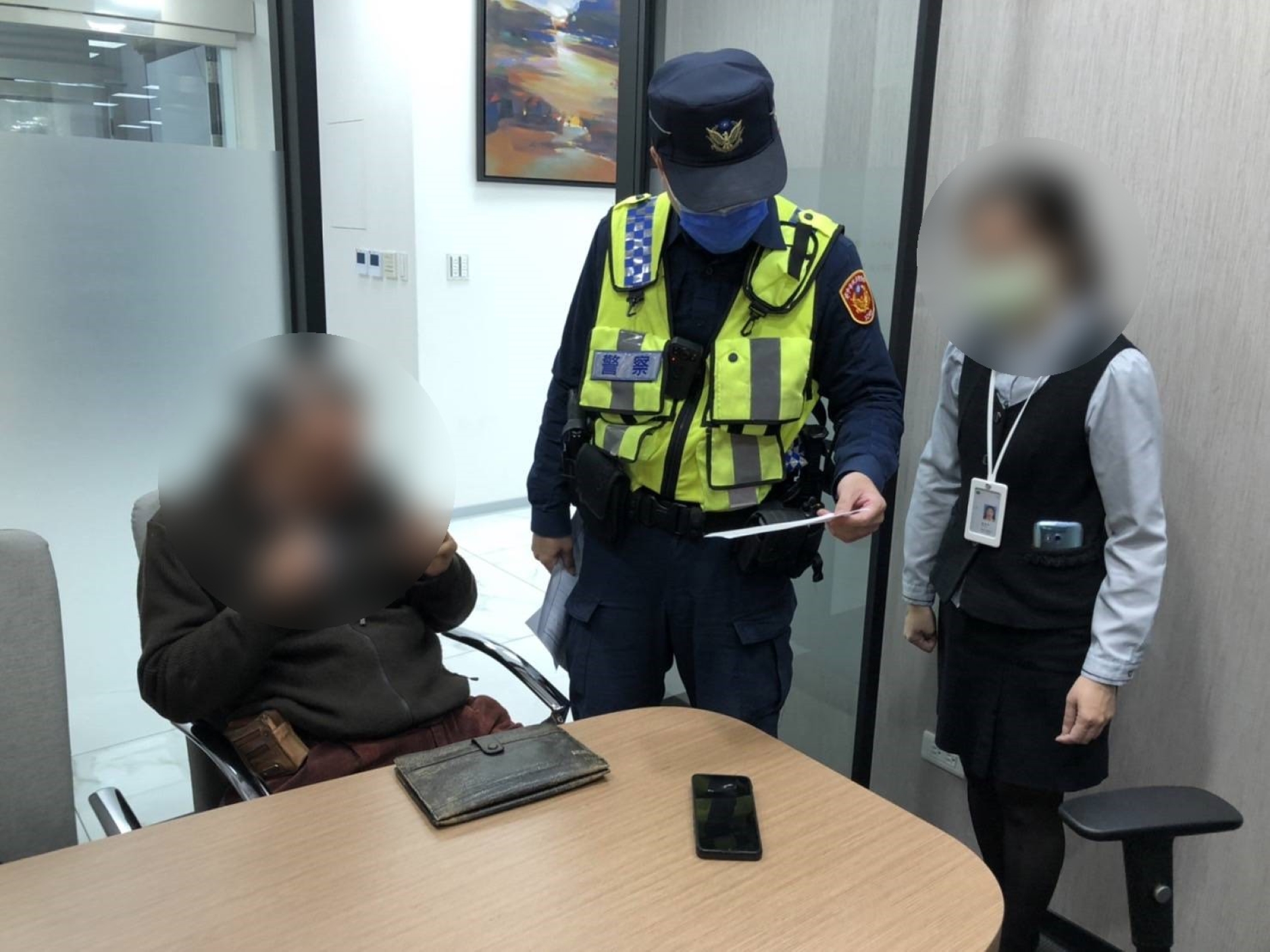 伊拉克女兵sophia前線求援-警半路殺出揭詐騙