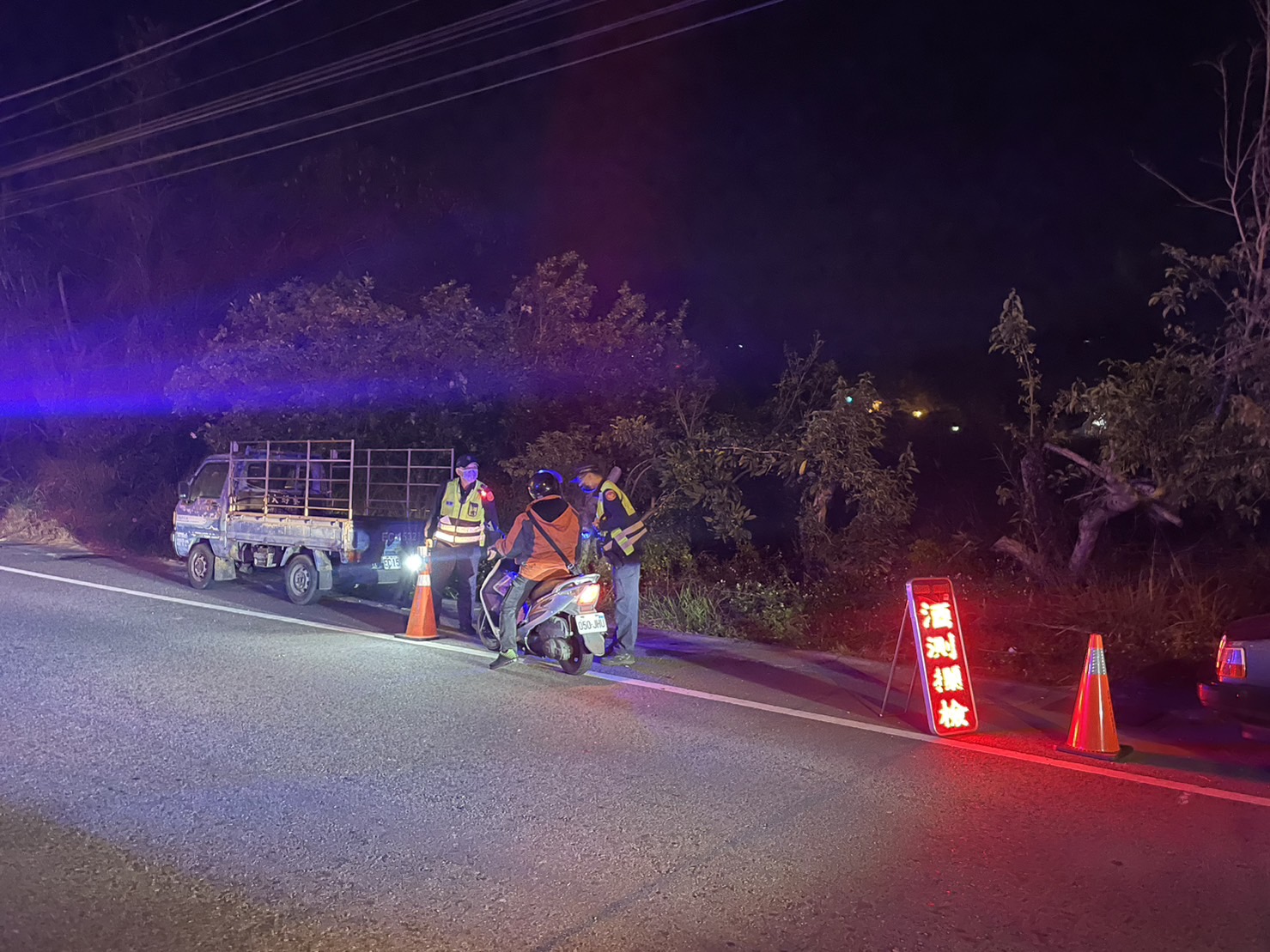 東勢警分局擴大臨檢威力掃蕩-展現淨化山城治安決心