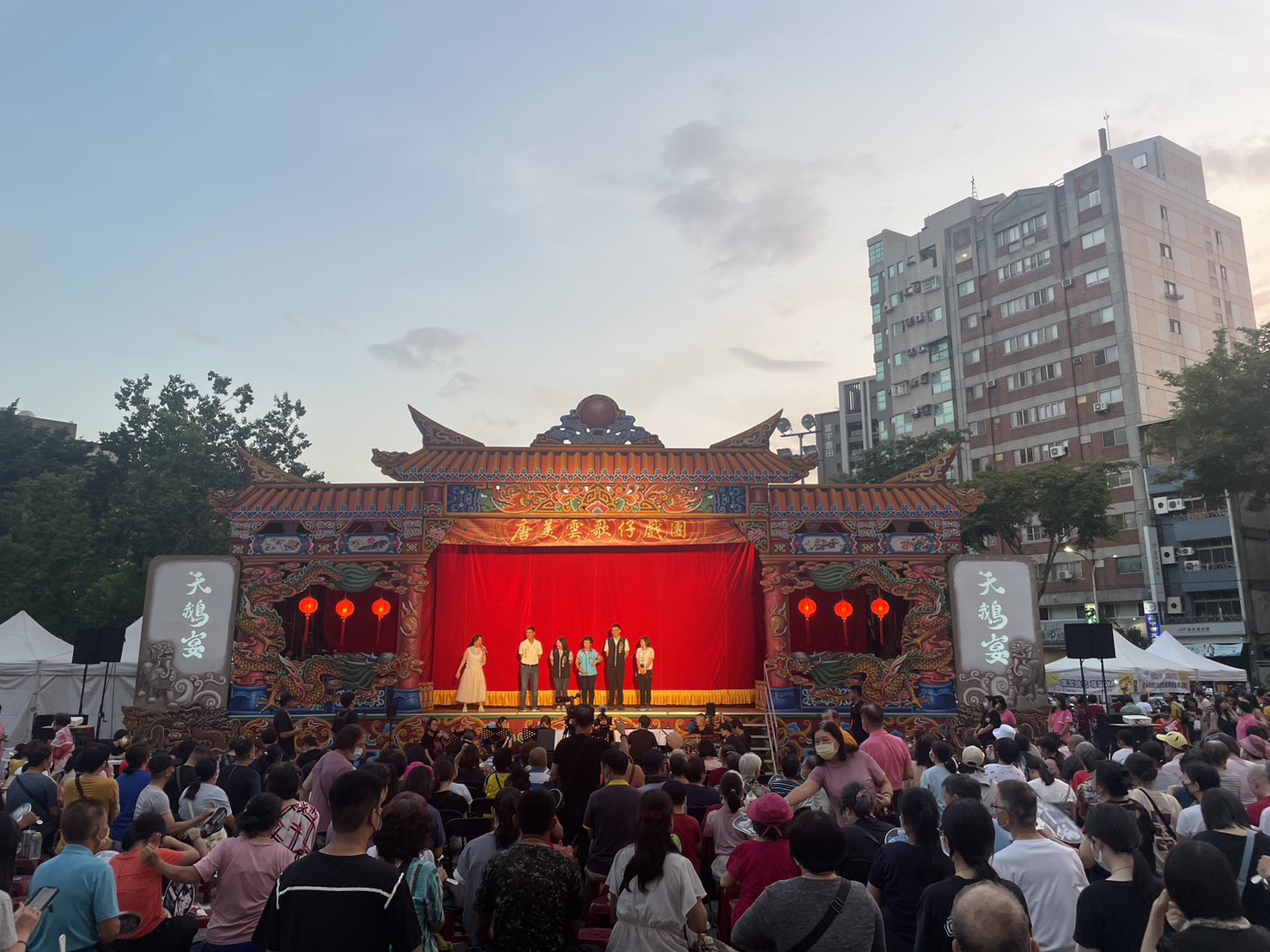 唐美雲歌仔戲團經典呈現天鵝宴-豐原登場