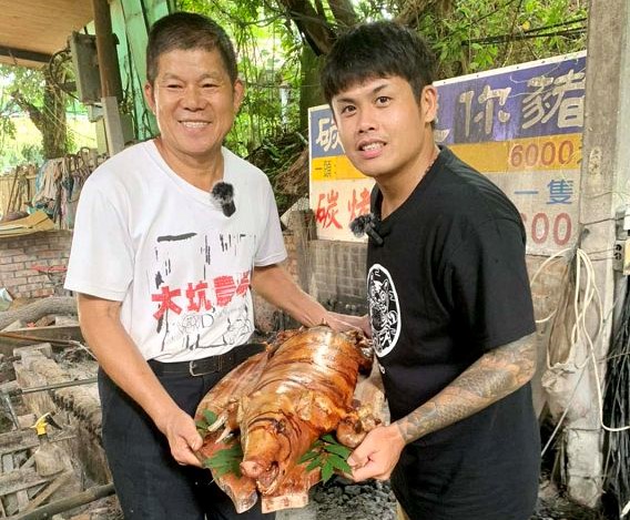 招牌景點紫藤花隧道-遊客拍照打卡熱門點