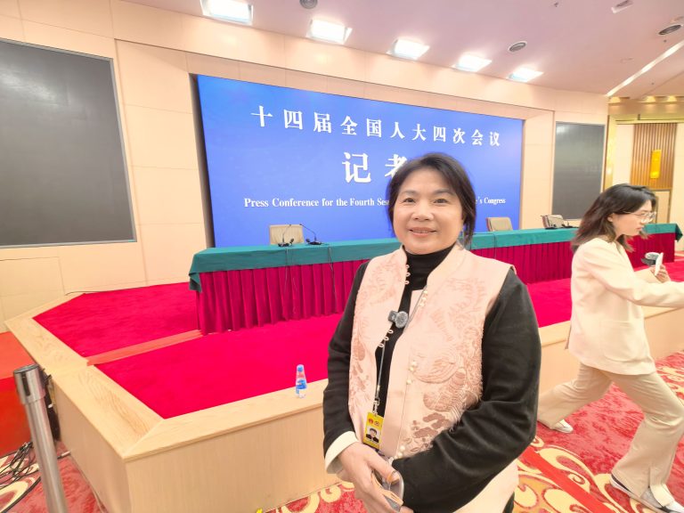 王桂嬌 初心築夢為兩岸人民 走進兩會聽代表真實聲音