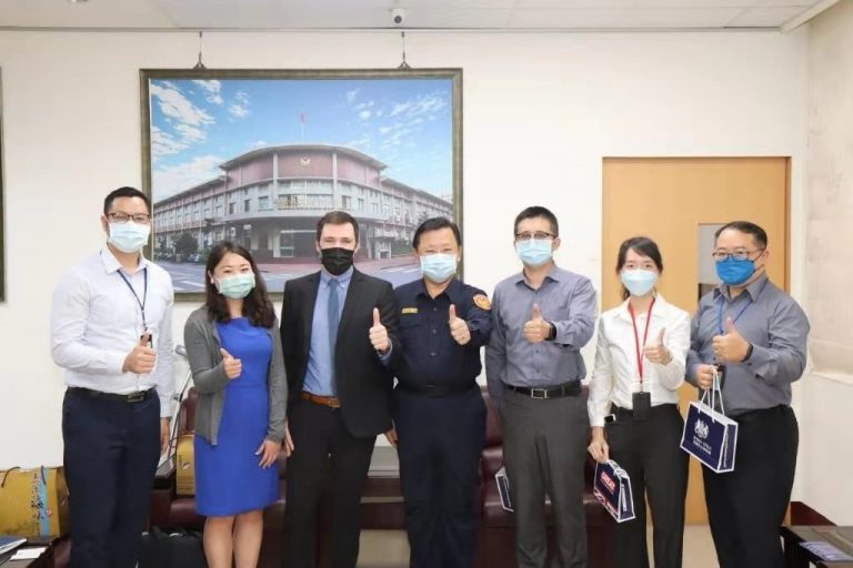 深入瞭解在地、促進警政交流，英國在台辦事處拜會屏東縣政府警察局局長。
