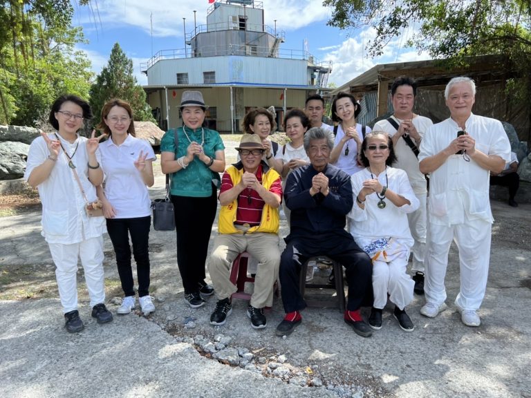 花蓮壽豐鄉 五方復古收圓臺 盧復順總裁數十年來，結合宗教界、 文化界、 企業界、 藝術界之人才，巡迴臺灣以法會、 聖會文宣，執行兩岸和平統一的目標。 並執行歷代歷王百家千歲及祖源，延續歷史文化之傳承，數十年如一日，以玉的文化傳承天地君親師及神規典範。