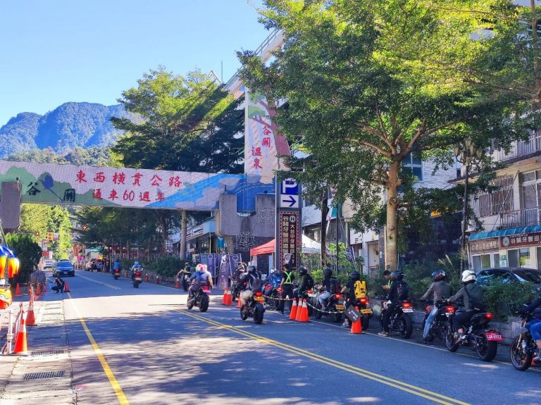 CB重機車系全國車聚 和平警呼籲騎士注意用路安全