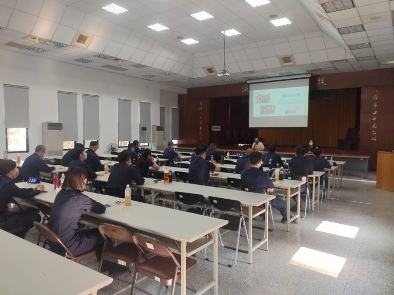 11月30日微型電動二輪車要上路了 大夥看過來