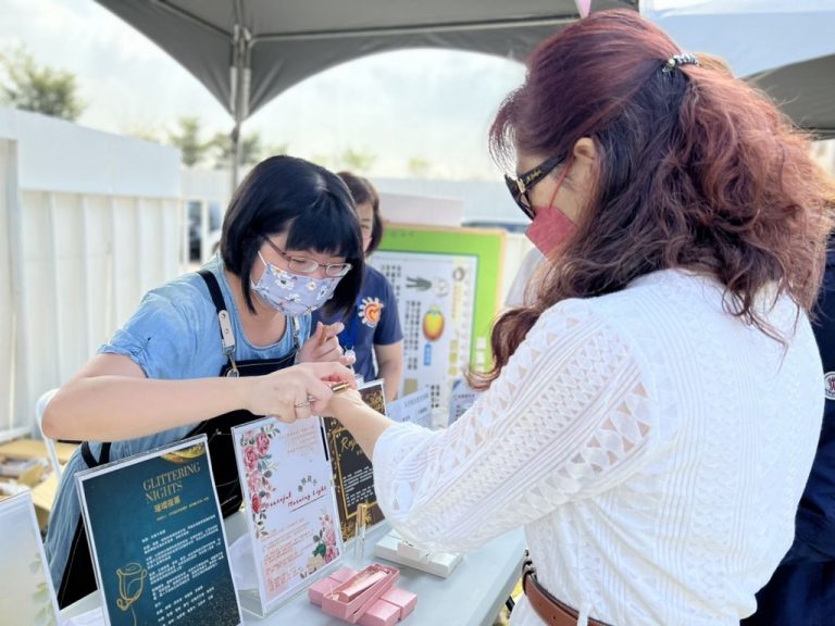 愛之光成果嘉年華! 銀盲共融 台上銀髮熱力、台下盲師PK