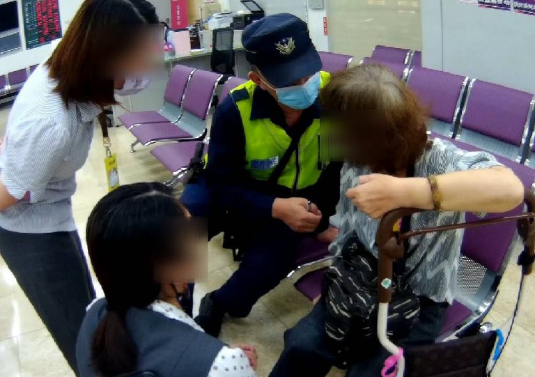 又見「假借錢真詐騙」老梗！ 警銀聯手阻詐31萬