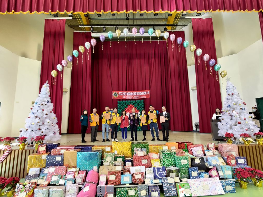 特教學校歡慶耶誕-各界聚暖齊送愛心