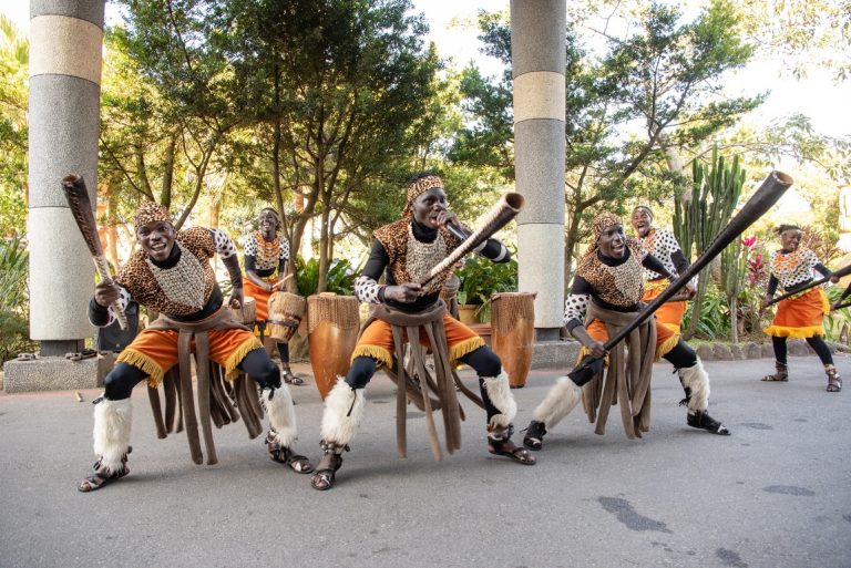 牽手浪漫遊園$1314 到六福村放閃過情人節
