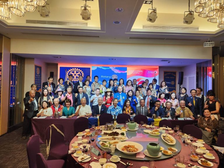 劉念念創辦、福華國際扶輪社、 為福華扶輪社宗旨國際社會福、 其創社長 劉念念、並當選國際慈善企業家、 在七月底月會中、接受讚揚頒獎、備受長官暨貴賓肯定其榮耀